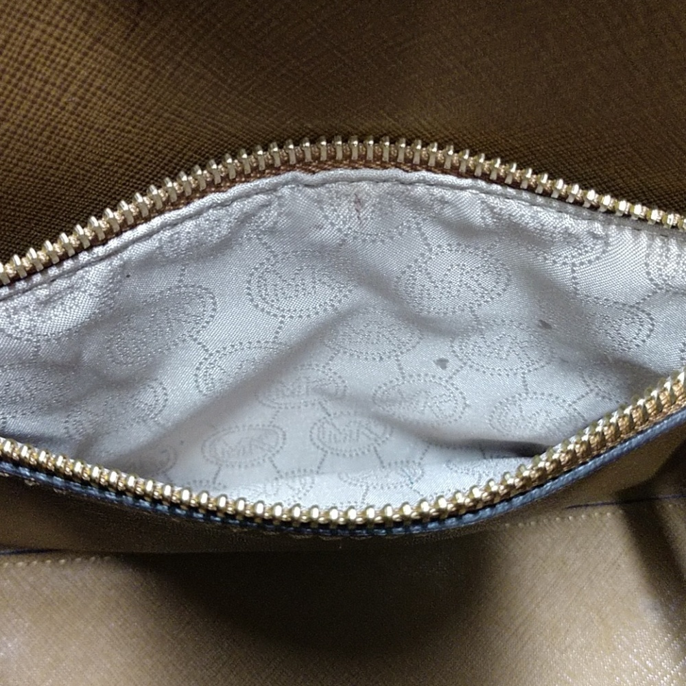 SOLD Michael Kors Greenwich bag - Picture 6 of 8